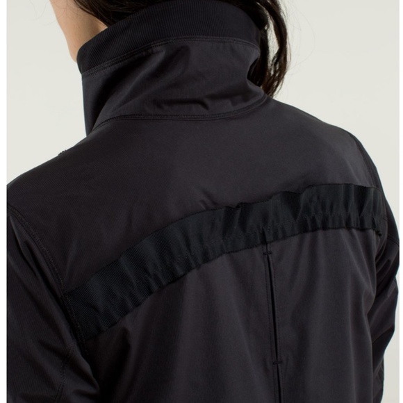 Lululemon Run: Bandit Jacket *Reflective Black - Picture 6 of 14
